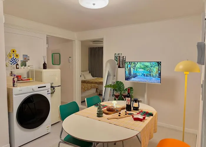 Special Offer!! Arex Line, 2 Min Walk To Dmc, 1 Stop To Hongik University, Travel Appartement