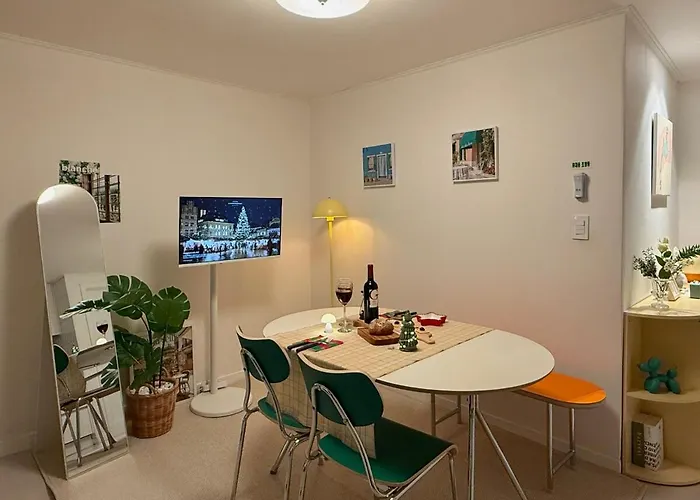 Special Offer!! Arex Line, 2 Min Walk To Dmc, 1 Stop To Hongik University, Travel
